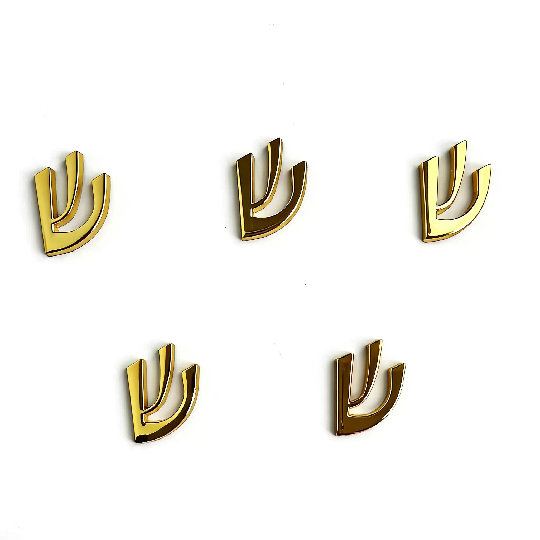 שין מתכת למזוזה בעיצוב זהב צהוב