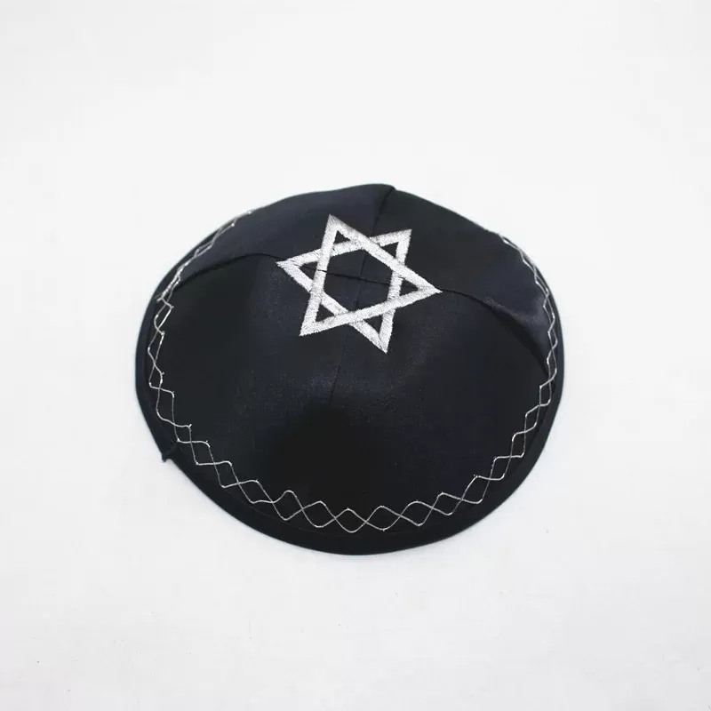 כיפה יהודית עם מגן דוד