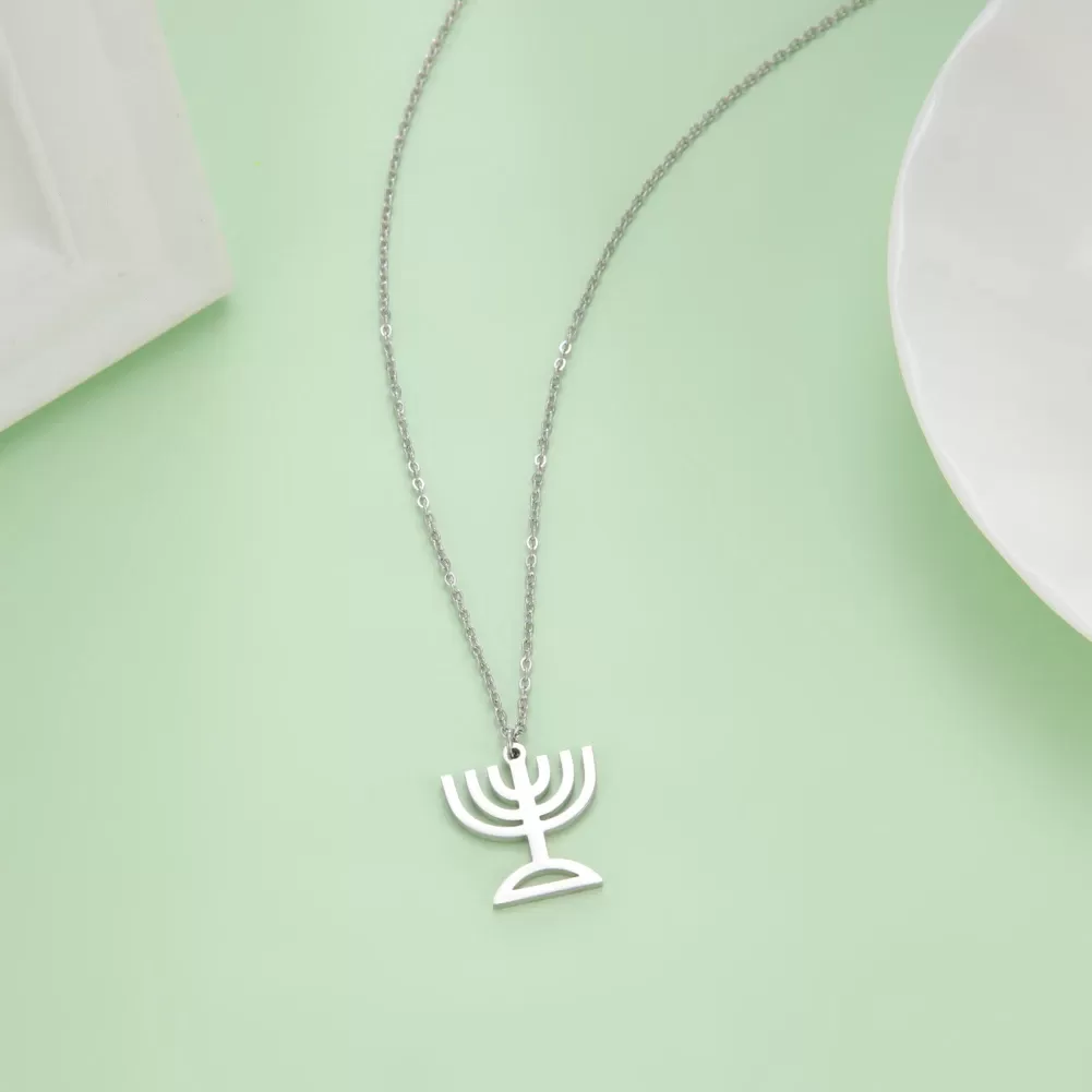 שרשרת מגן דוד עם מנורת חנוכה - תמונה 4